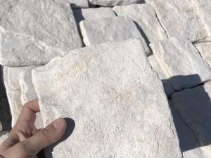rivestimento in pietra naturale antiqua anticata spazzolata vecchia bianca offerta e prezzo pietrarredo milano