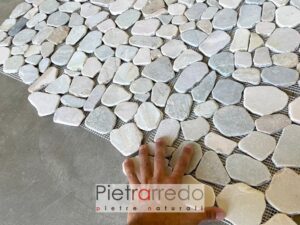 prezzi mosaici in sasso per pavimento e rivestimento doccia facciate offerta pietrarredo parabiago milano costo