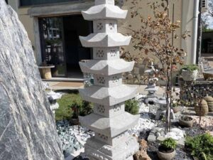 Pagoda Japanese lantern in granite for gardens stone go ju tou Kyoto price pietrarredo italy parabiago