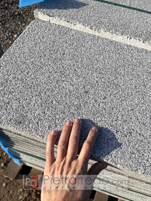 floor slabs tiles in gray granite salt pepper 40x80cm price costs granulated pietrarrredo bushhammered